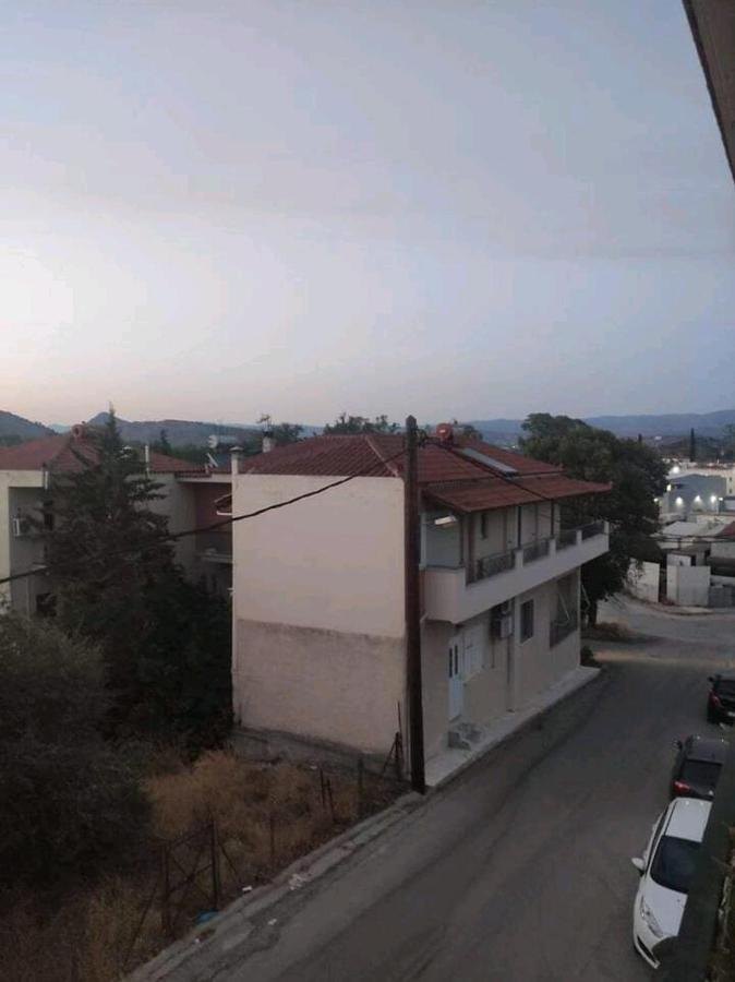 Όμορφο Και Ευρύχωρο Διαμέρισμα Με Θέα! Apartment Нафплион Екстериор снимка